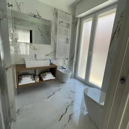 Martini 2 招待所 4*